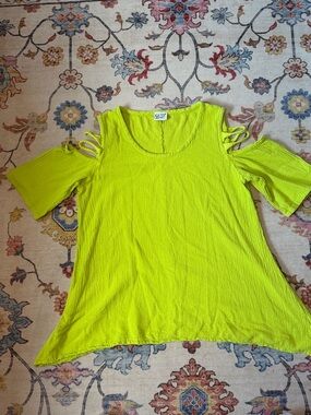 Oh My Gauze! Neon Lime Cold-Shoulder Top sz2 L/XL